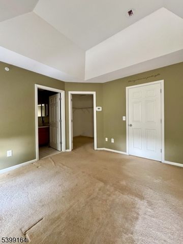 24 Sundance Way, Lopatcong Twp., NJ 08865