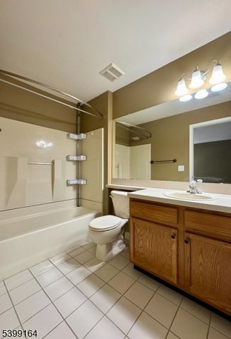 24 Sundance Way, Lopatcong Twp., NJ 08865