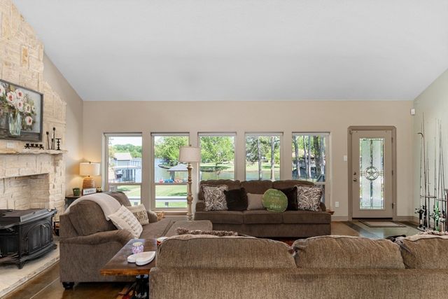 211 N Beverly Drive, Malakoff, TX 75148