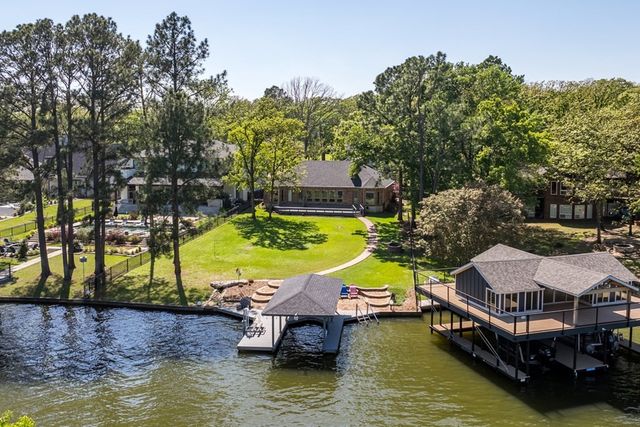 211 N Beverly Drive, Malakoff, TX 75148