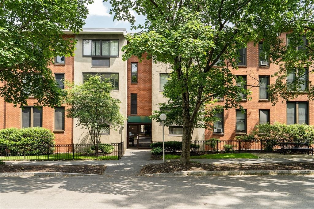 32 Juniper Street 91, Brookline, MA 02445