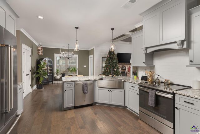 107 Brook Hollow Court, Kathleen, GA 31047