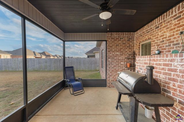 107 Brook Hollow Court, Kathleen, GA 31047