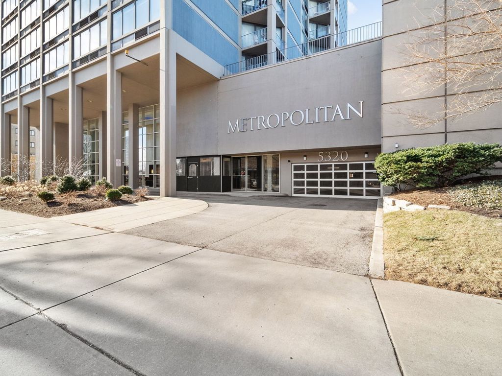 5320 N Sheridan Road D37, Chicago, IL 60640