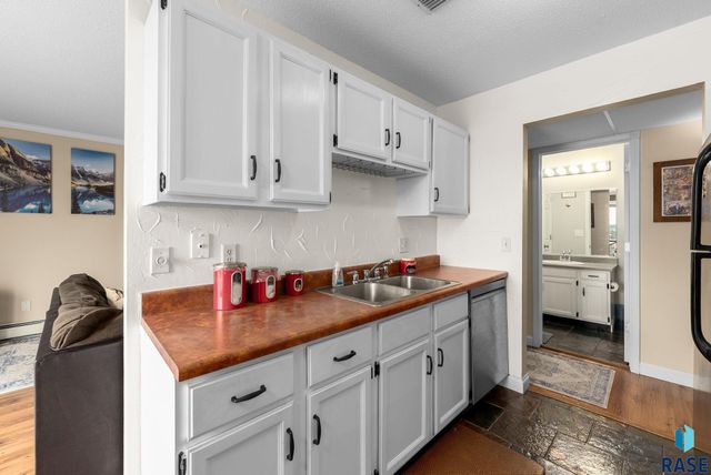 3544 S Gateway Ave Avenue 301, Sioux Falls, SD 57106