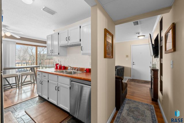 3544 S Gateway Ave Avenue 301, Sioux Falls, SD 57106