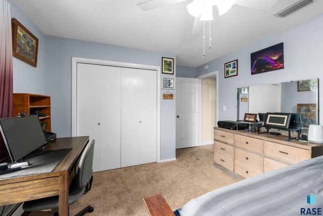 3544 S Gateway Ave Avenue 301, Sioux Falls, SD 57106