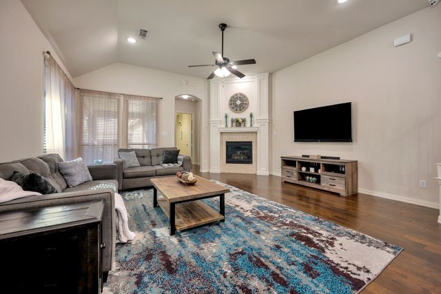 1212 Blue Lake Boulevard, Arlington, TX 76005