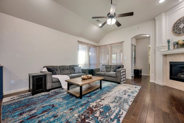 1212 Blue Lake Boulevard, Arlington, TX 76005