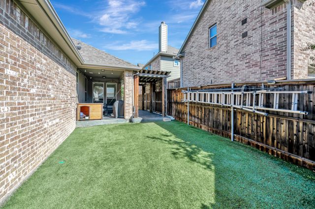 1212 Blue Lake Boulevard, Arlington, TX 76005