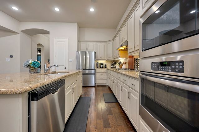 1212 Blue Lake Boulevard, Arlington, TX 76005