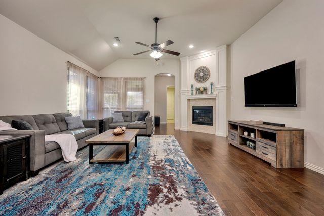 1212 Blue Lake Boulevard, Arlington, TX 76005