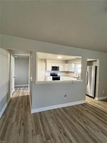 1114 Eaglewood DR, Virginia Beach, VA 23454