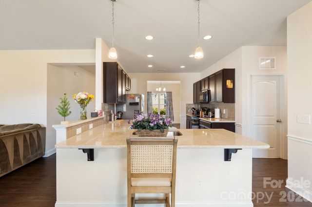 1378 Land Grove Drive, Kernersville, NC 27284