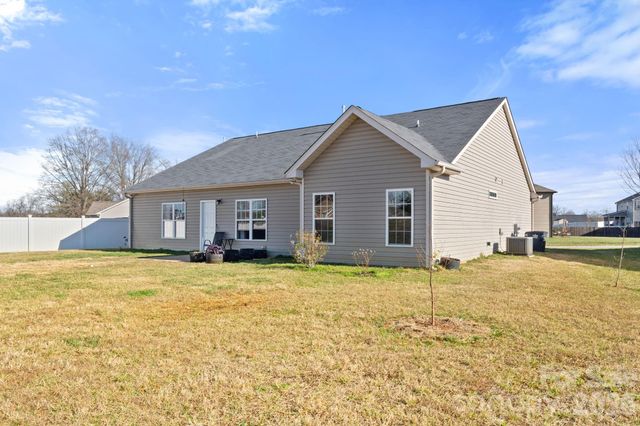 1378 Land Grove Drive, Kernersville, NC 27284