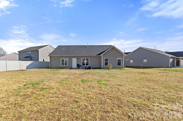 1378 Land Grove Drive, Kernersville, NC 27284