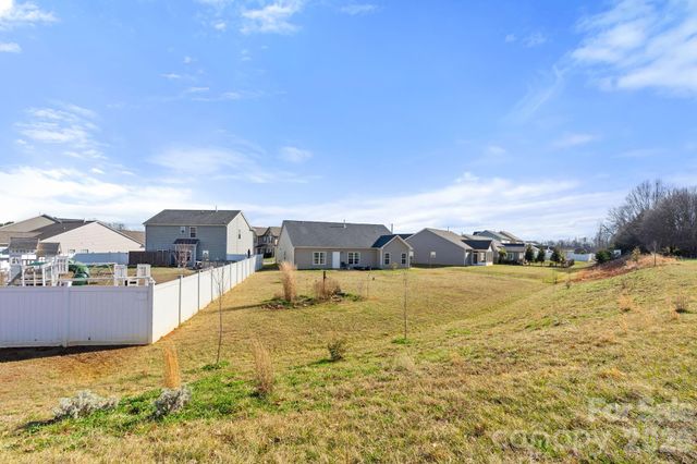 1378 Land Grove Drive, Kernersville, NC 27284