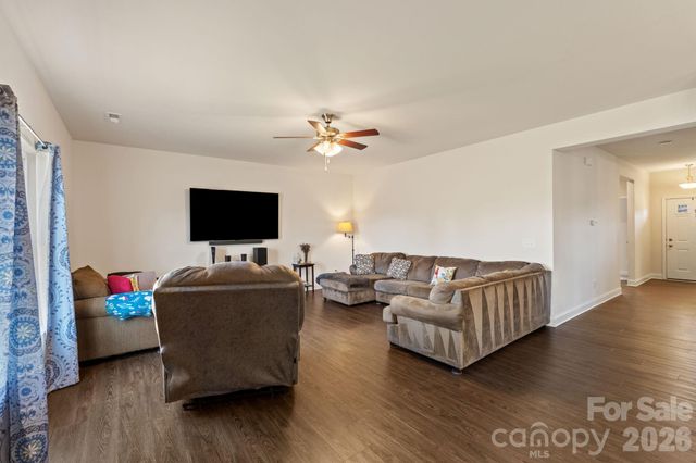 1378 Land Grove Drive, Kernersville, NC 27284