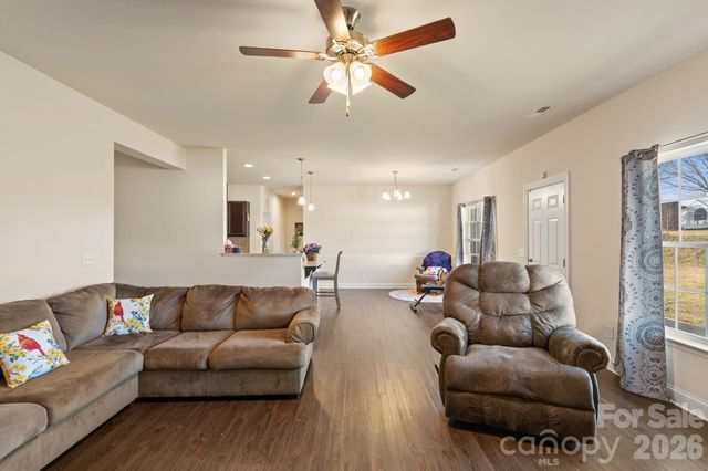 1378 Land Grove Drive, Kernersville, NC 27284