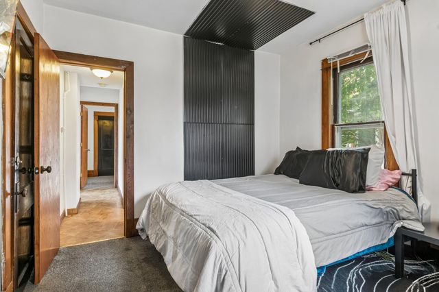 393 Geranium Avenue E, Saint Paul, MN 55130