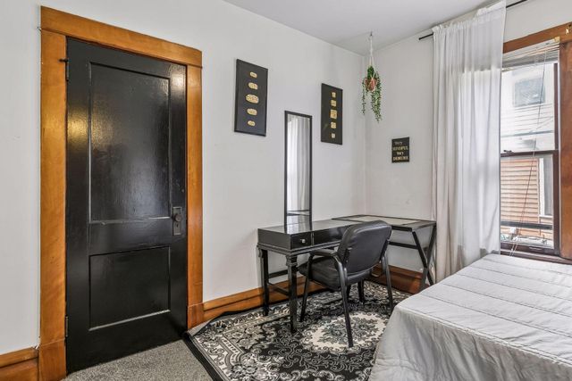 393 Geranium Avenue E, Saint Paul, MN 55130