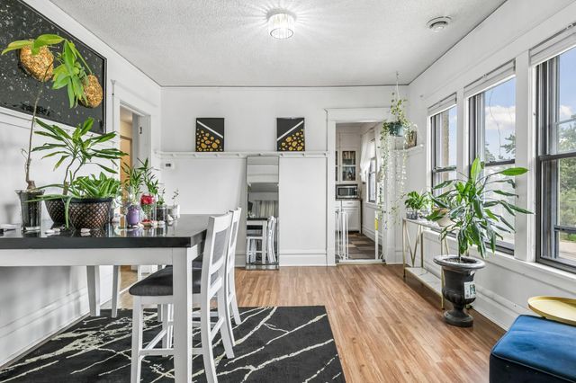 393 Geranium Avenue E, Saint Paul, MN 55130