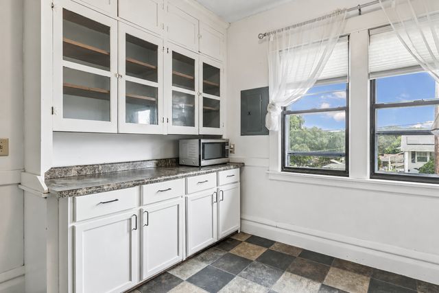 393 Geranium Avenue E, Saint Paul, MN 55130