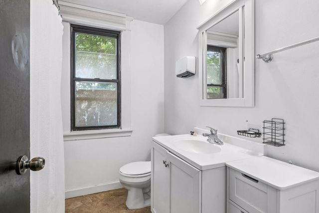 393 Geranium Avenue E, Saint Paul, MN 55130