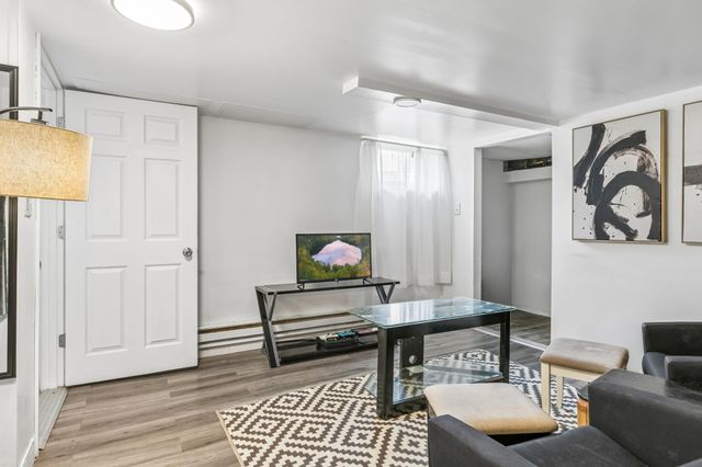 393 Geranium Avenue E, Saint Paul, MN 55130