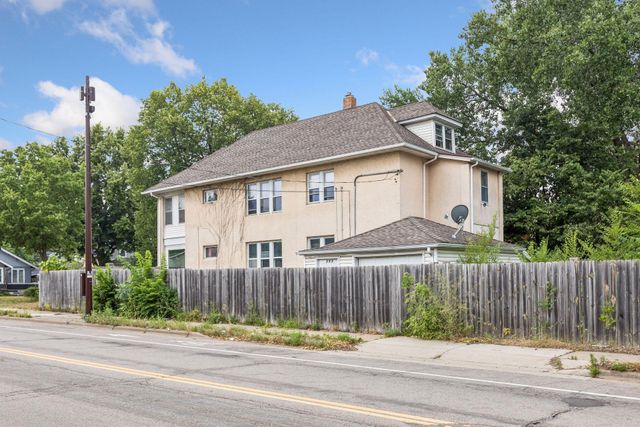393 Geranium Avenue E, Saint Paul, MN 55130