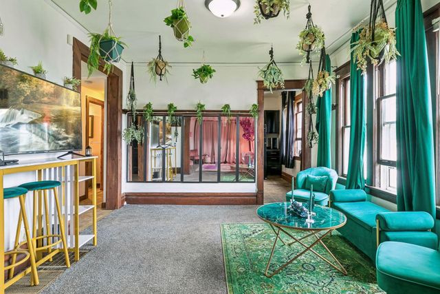 393 Geranium Avenue E, Saint Paul, MN 55130