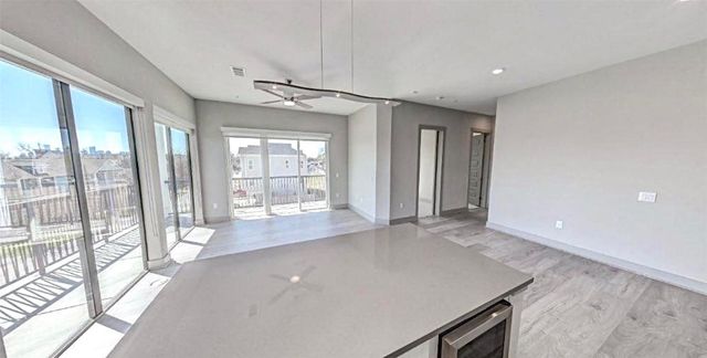 401 W 25th Street 1101, Houston, TX 77008
