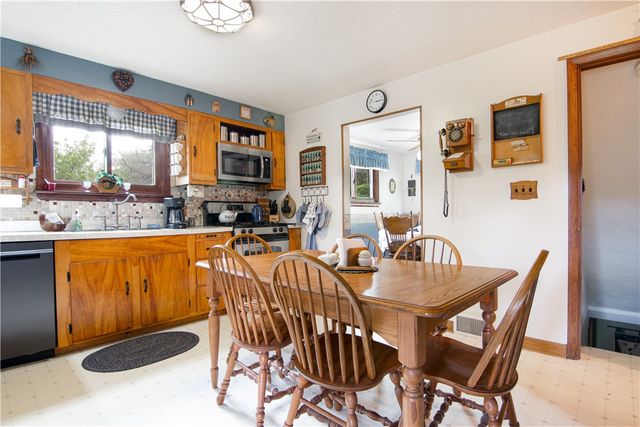 1093 Saxonburg Blvd, Clinton Twp, PA 16056