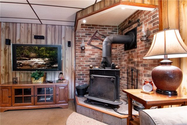 1093 Saxonburg Blvd, Clinton Twp, PA 16056