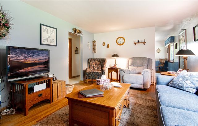 1093 Saxonburg Blvd, Clinton Twp, PA 16056
