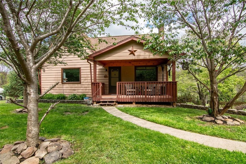 1093 Saxonburg Blvd, Clinton Twp, PA 16056