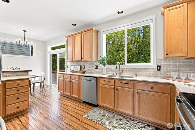 1423 Cherry Avenue, Fircrest, WA 98466
