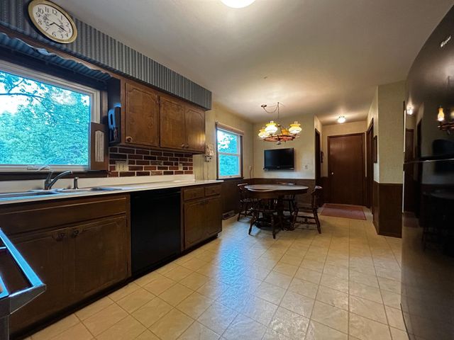 5217 Clear Spring Drive, Minnetonka, MN 55345