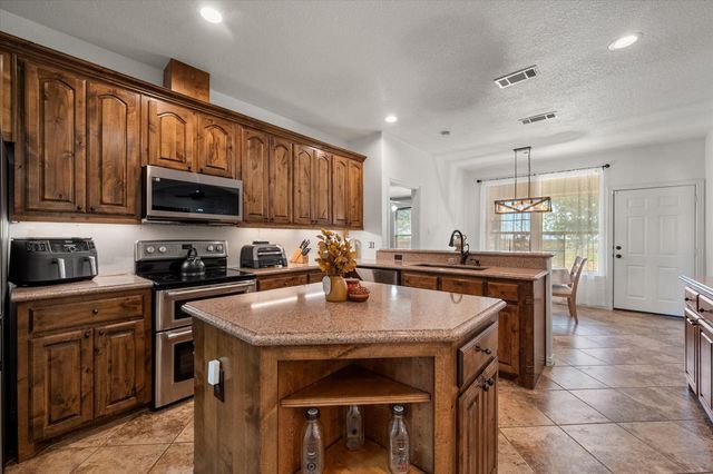 4124 Fm 813, Waxahachie, TX 75165