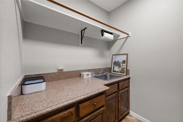 4124 Fm 813, Waxahachie, TX 75165