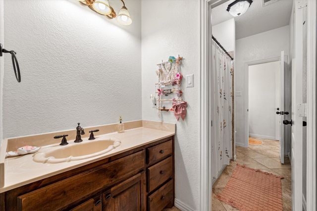 4124 Fm 813, Waxahachie, TX 75165