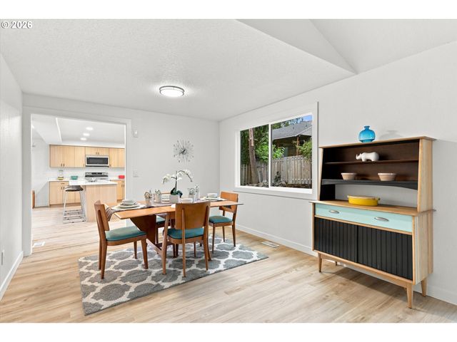 6170 Sw CHERRYHILL Dr, Beaverton, OR 97008