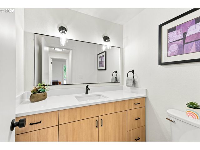 6170 Sw CHERRYHILL Dr, Beaverton, OR 97008