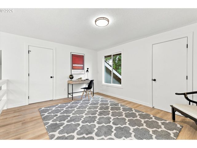 6170 Sw CHERRYHILL Dr, Beaverton, OR 97008