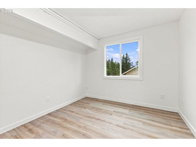 6170 Sw CHERRYHILL Dr, Beaverton, OR 97008