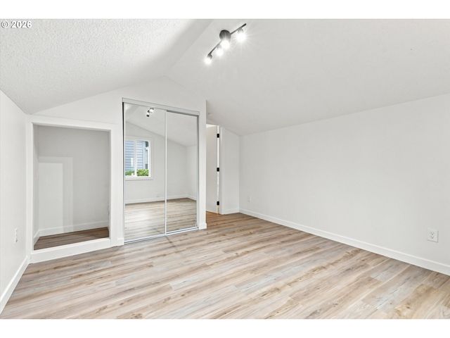 6170 Sw CHERRYHILL Dr, Beaverton, OR 97008