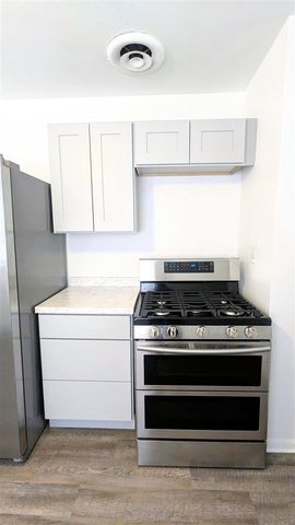 30113 Hazelwood Street, Inkster, MI 48141