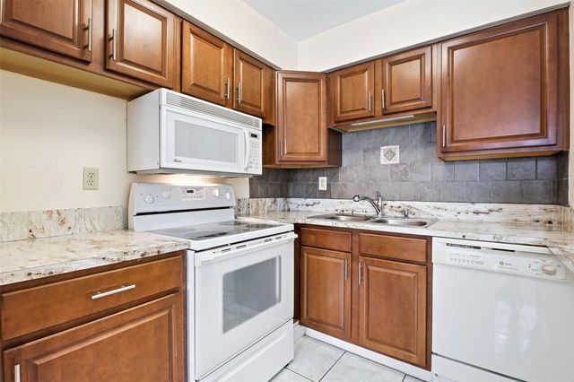 4051 NE 13th Avenue 62, Fort Lauderdale, FL 33334