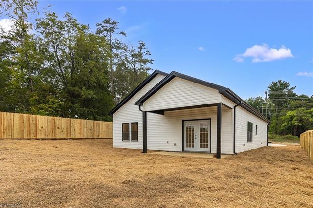 5236 Shattalon Drive, Winston-salem, NC 27106