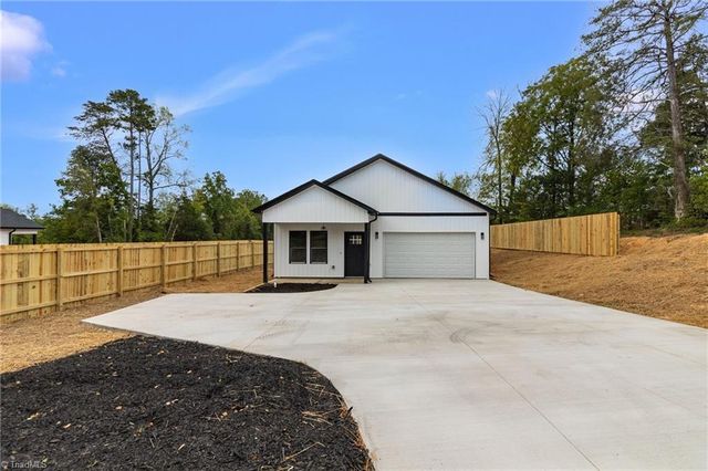 5236 Shattalon Drive, Winston-salem, NC 27106